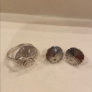 Sand dollar women’s earrings and ring